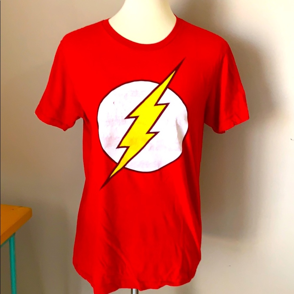 DC COMICS Size Medium Red‎ Tee Short Sleeved